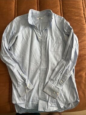 Uniqlo Light Blue Men's Oxford Button-Down Shirt